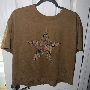 Brown Star Graphic T-Shirt